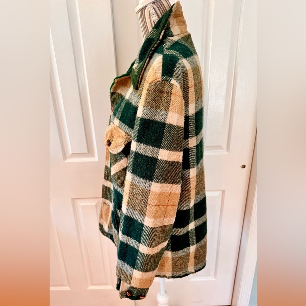 ❄️ Vintage Fox Knapp Green and Tan Plaid Woman’s Cabincore style jacket - Picture 3 of 9